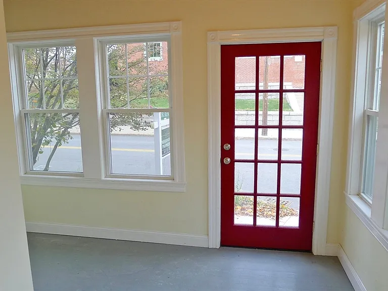 155 Oak St — Photo 16