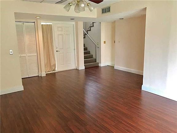 3rd image of 9421 Evergreen Pl APT 109