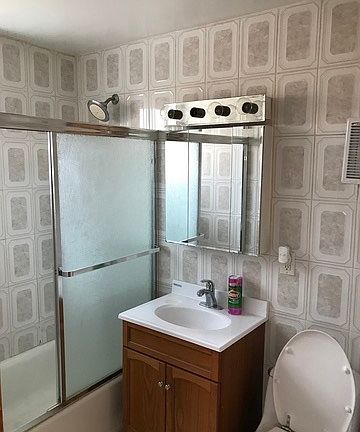 5th image of 2204 N Talman Ave