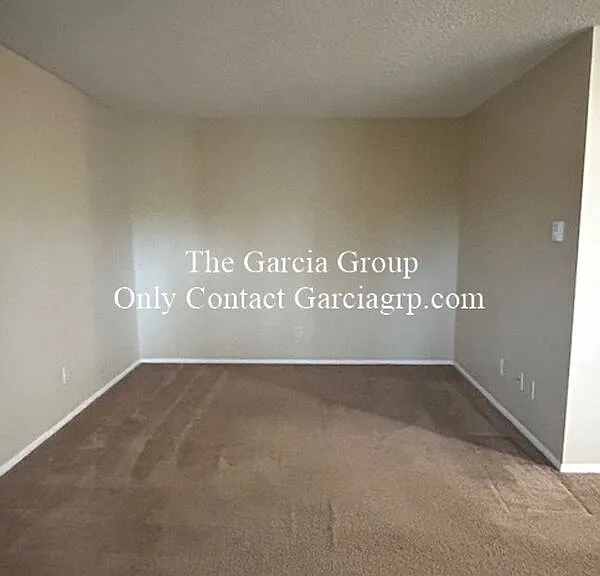 9205 E Burnside St #H203 — Photo 5