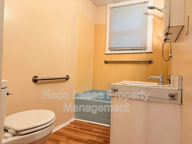 32715 Bi State Blvd #A — Photo 4