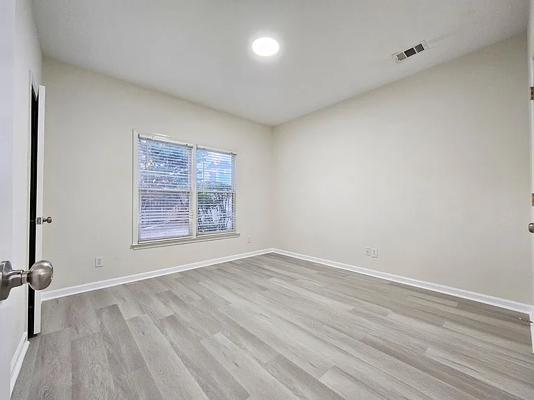 3373 Hunters Point Rd SE — Photo 18