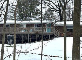 8900 Thendara Blvd, Clarkston, MI 48348