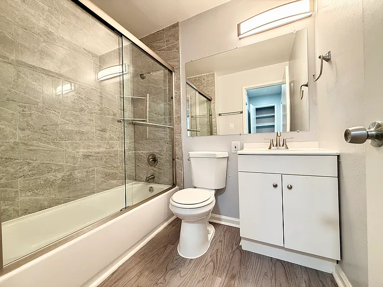 475 Alcatraz Ave #8 — Photo 14