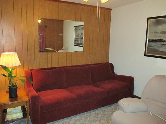 3rd image of 1333 Metropolitan Ave