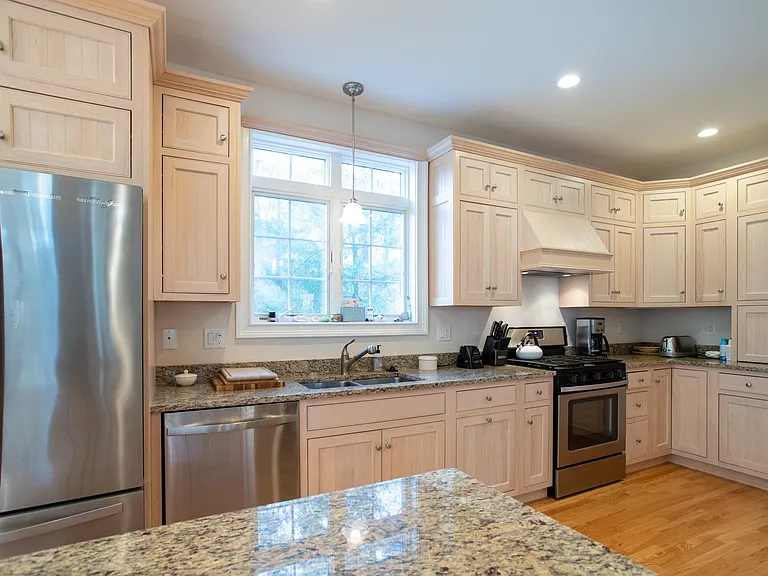 156 N Shore Rd — Photo 6