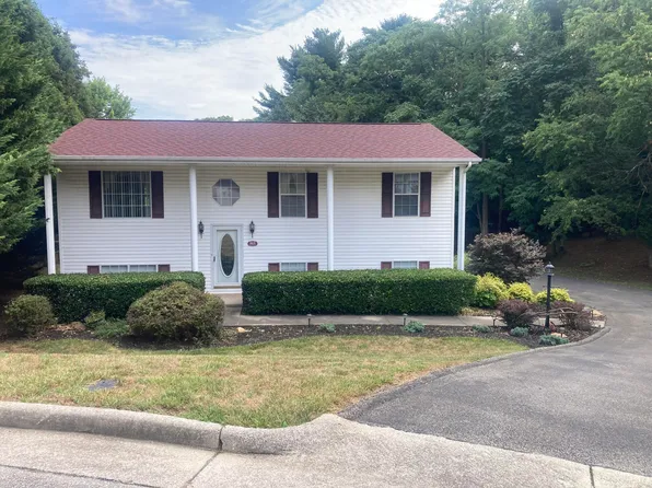 903 Greenbrier Ct, Salem, VA 24153