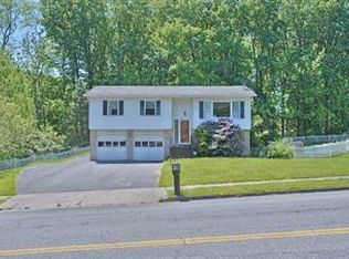 534 Johnston Dr, Bethlehem, PA 18017