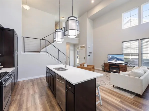 10363 S Silver Mine Rd, South Jordan, UT 84009