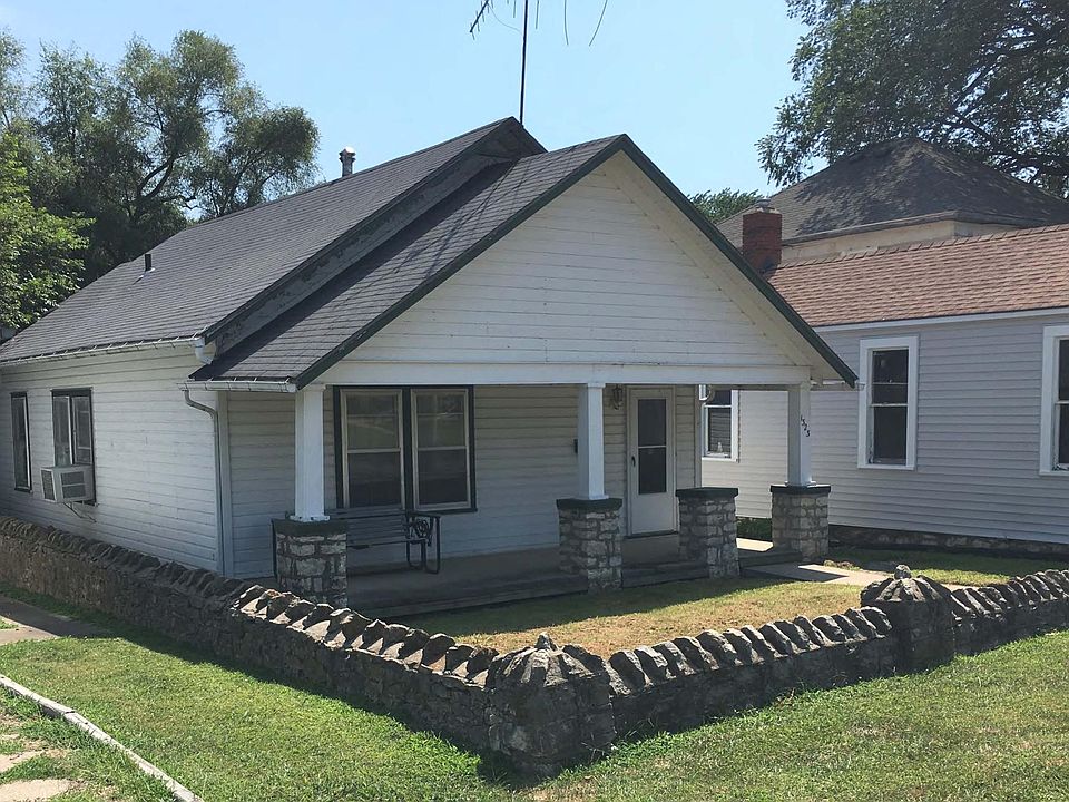 1st image of 1323 Metropolitan Ave