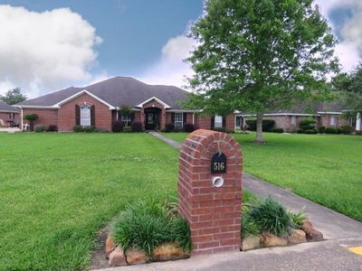 516 Evans St, Winnie, TX, 77665