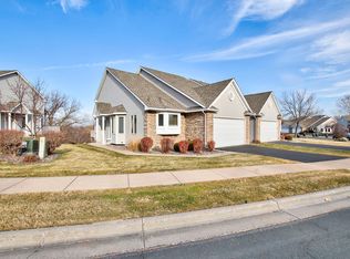 1083 Westcliff Curv, Shoreview, MN 55126