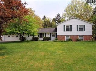 885 Joyce Rd, Mayfield Village, OH 44143