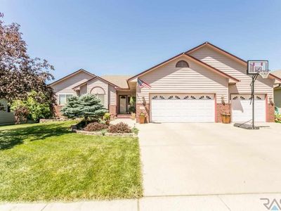 315 N Sandberg Dr, Sioux Falls, SD, 57110