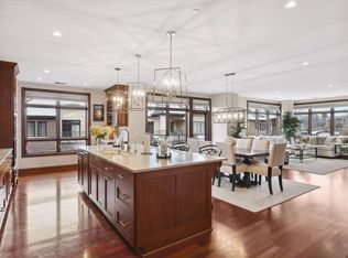 875 Lake St N APT 301, Wayzata, MN 55391