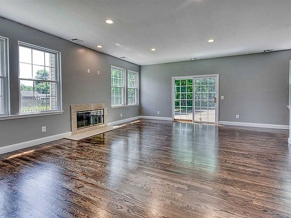 5th image of 4 Bayberry Ln