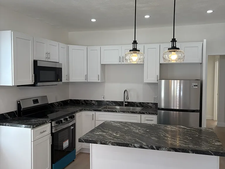 105 Beacon Ave #1 — Photo 7