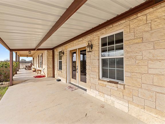 4th image of 304 Sunrise Dr