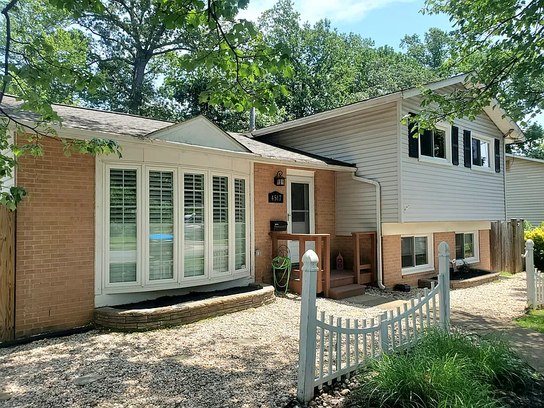 4517 Mayfield Dr — Photo 4