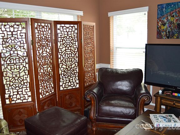 4th image of 4725 Craigmoss Ln