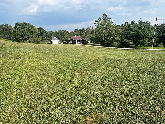 5th image of 1533 Ski Park Rd