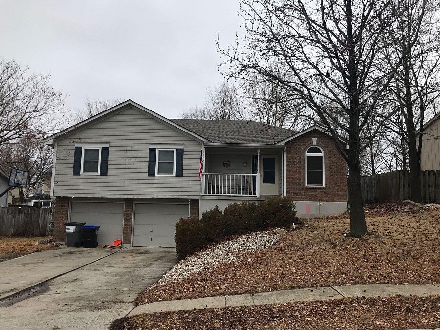 1st image of 4105 NW Briarwood Dr