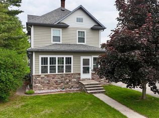 221 E 5th St, Shawano, WI 54166