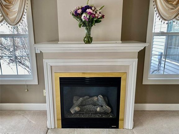 3rd image of 3105 Whitewood St NW