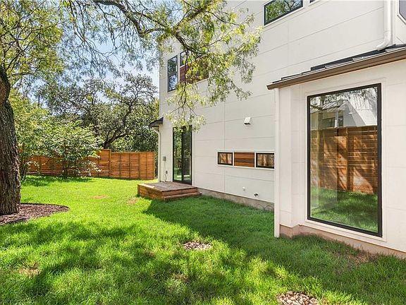 2nd image of 2200 La Casa Dr