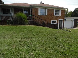 9956 Yale Rd, Deerfield, OH 44411