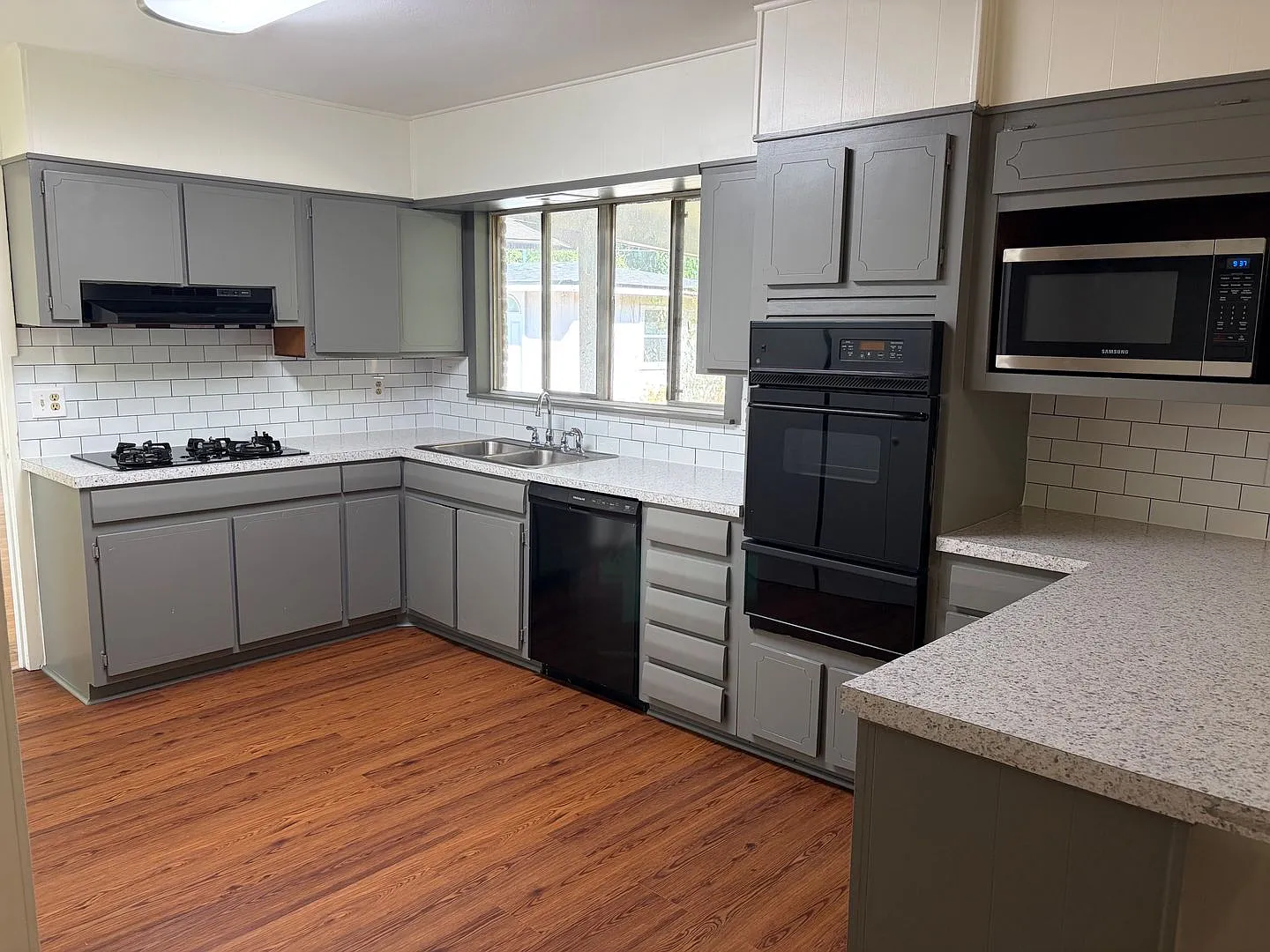 Broadmoor 3BR/2BA — Photo 2