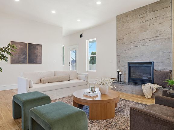 3rd image of 4211 Tamarack Rd