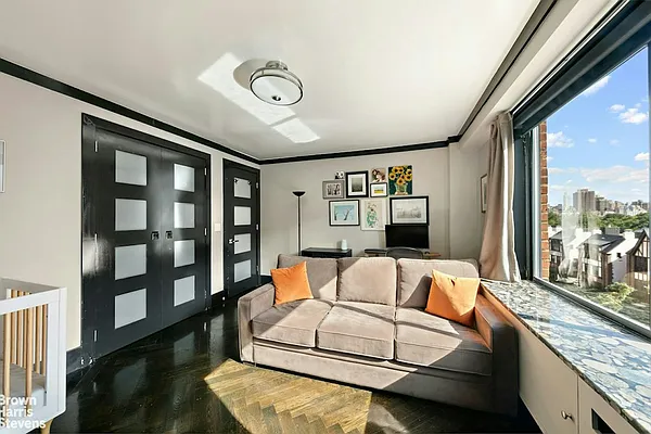 Living room, photo 4