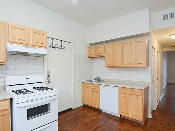 3rd image of 4408 N Hazel St Unit 4