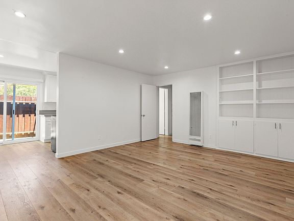5th image of 2854 Rowena Ave APT 7