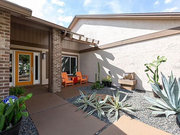 2nd image of 14618 Village Glen Cir