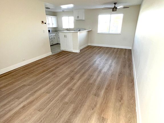 2nd image of 931 W 19th St #38