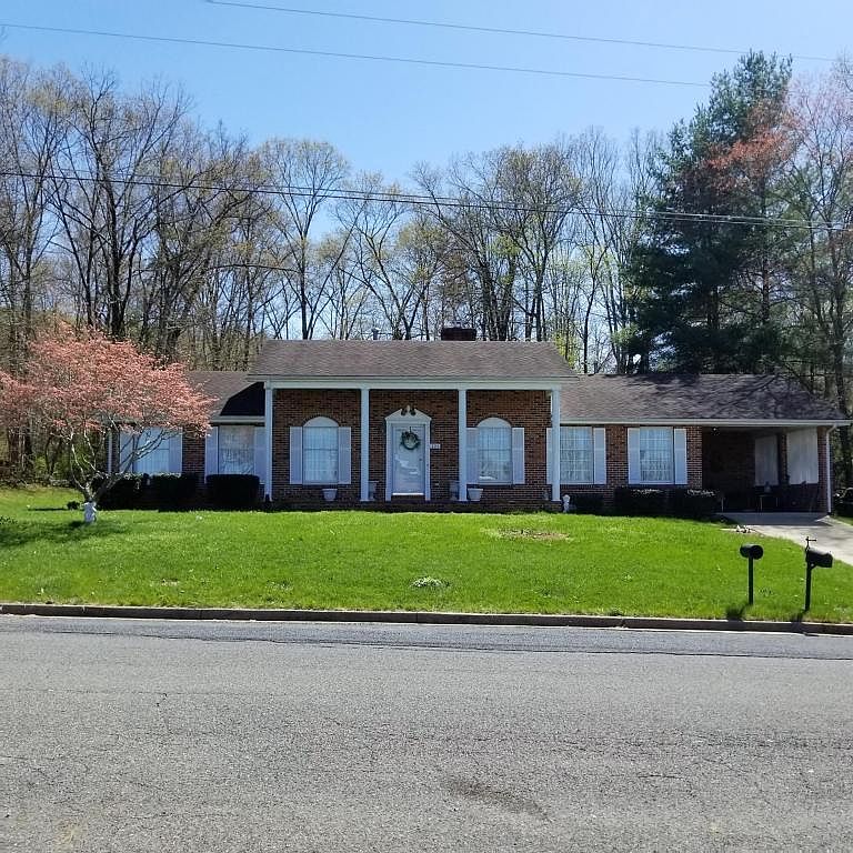 224 E 1st St, Buena Vista, VA 24416 | Zillow