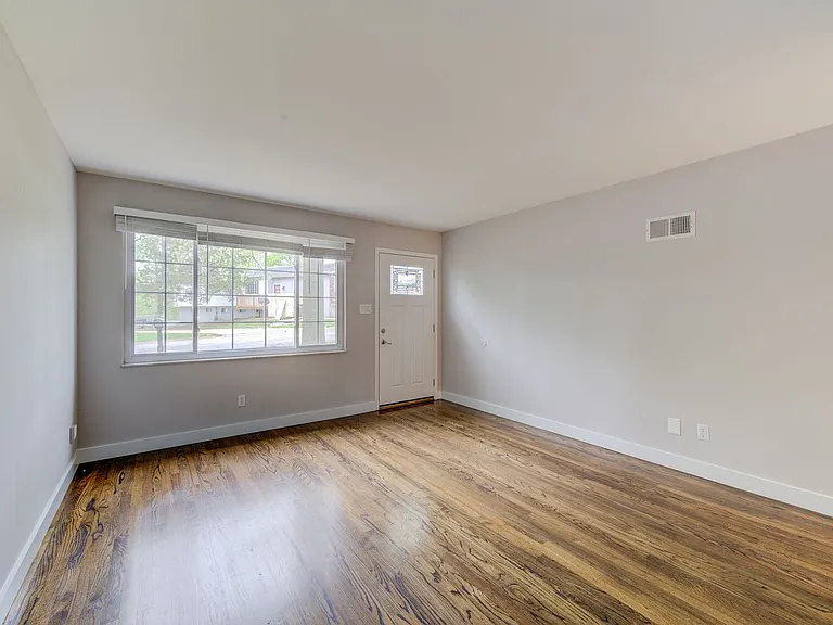 *Coming Available June 6th* Beautifully Renovated 2 bedroom in Arnold — Photo 13