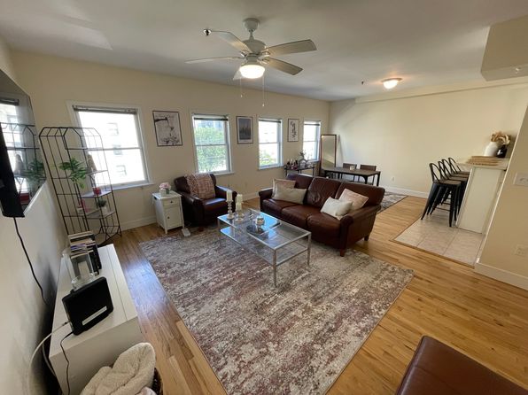 502 Grand St APT 3