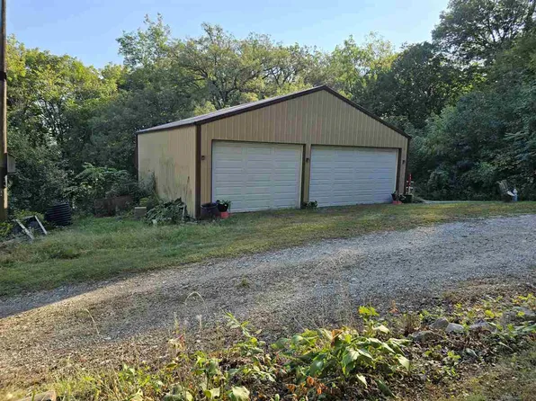 9918 F Ave, Wapello, IA 52653