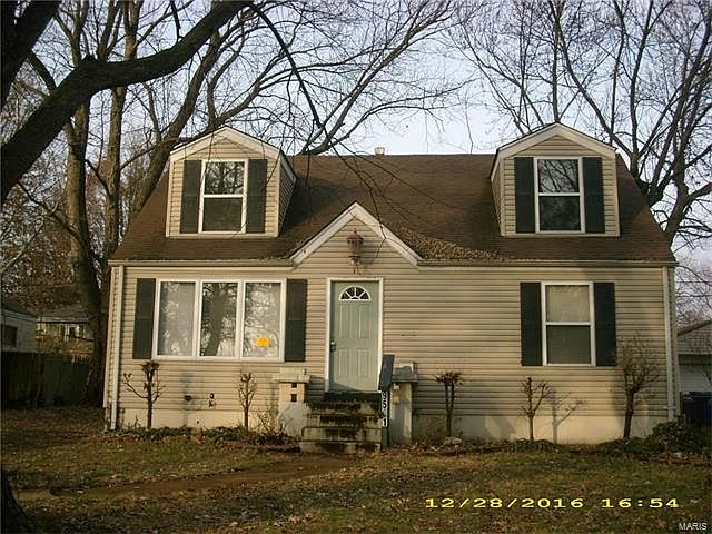 1st image of 9561 Chester Ave