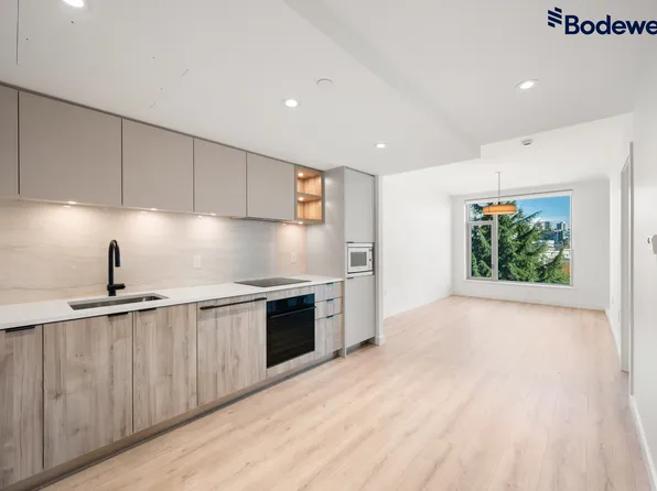 755 Harbourside Dr, North Vancouver, BC