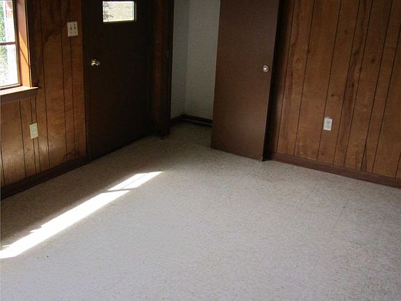 4th image of 142 Willie Burrell Dr