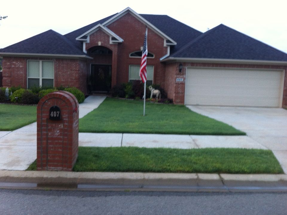 1st image of 407 Grant Dr