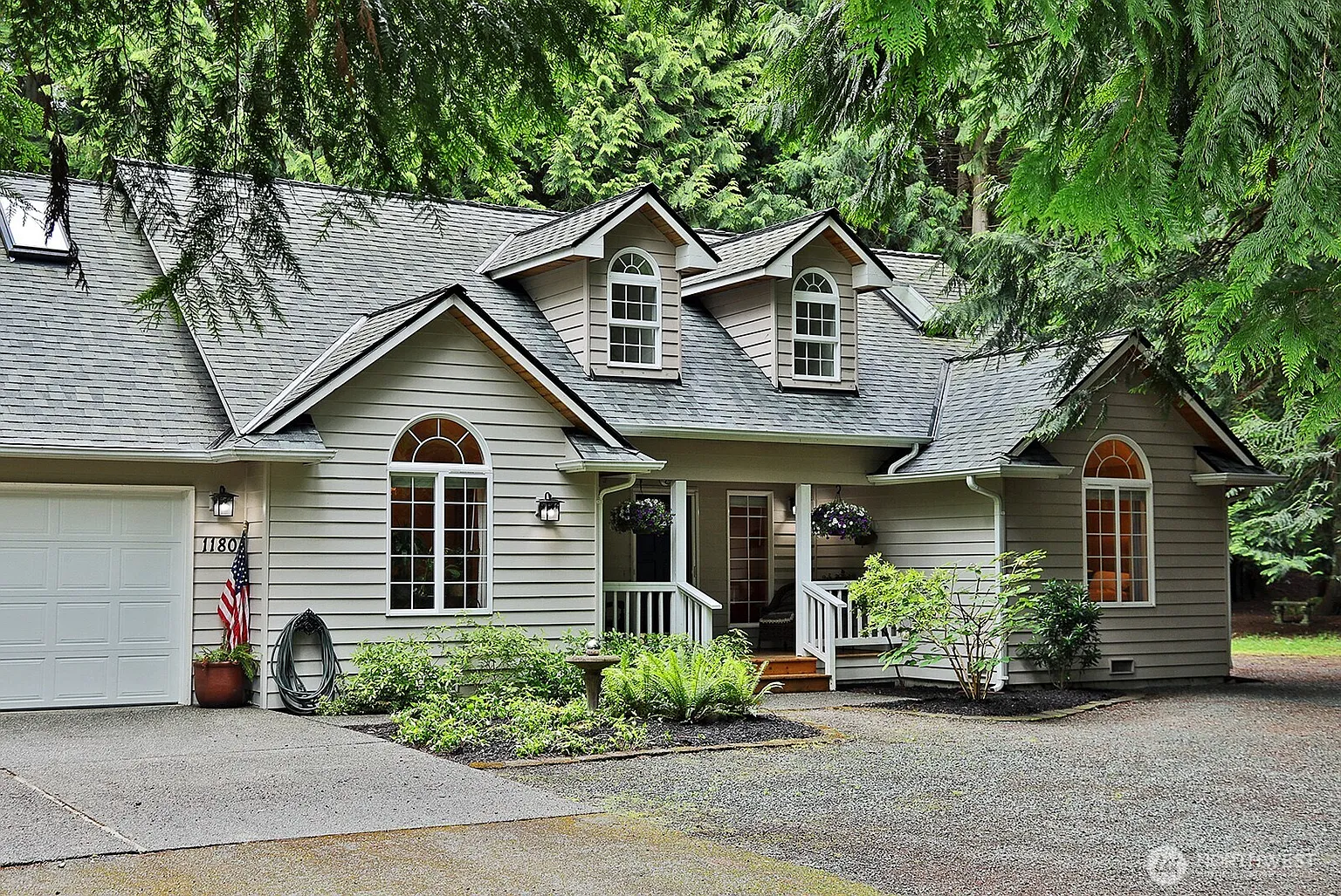 1180 Cedar Circle photo 1