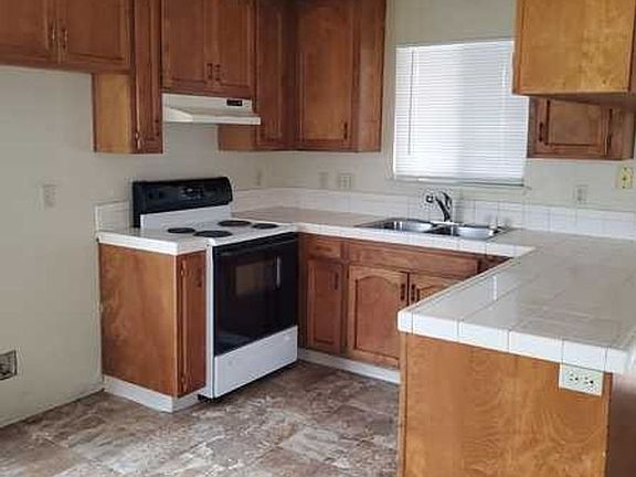 5th image of 3520 Merrifield Ave #4040