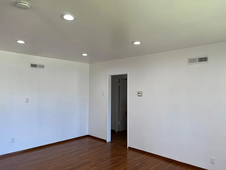 10563 Emery St — Photo 5