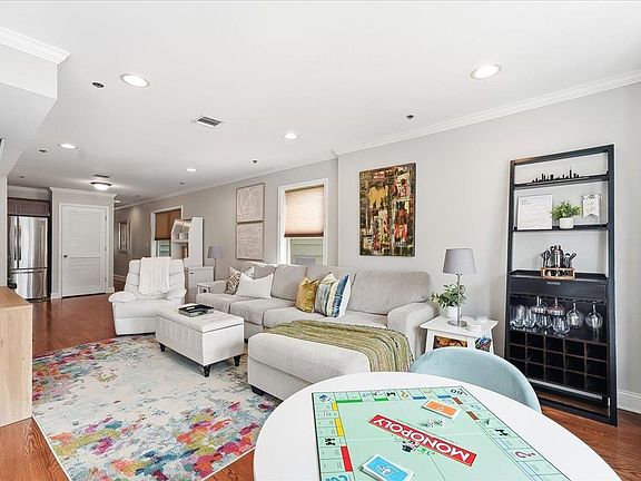 3rd image of 304 Palisade Ave #201