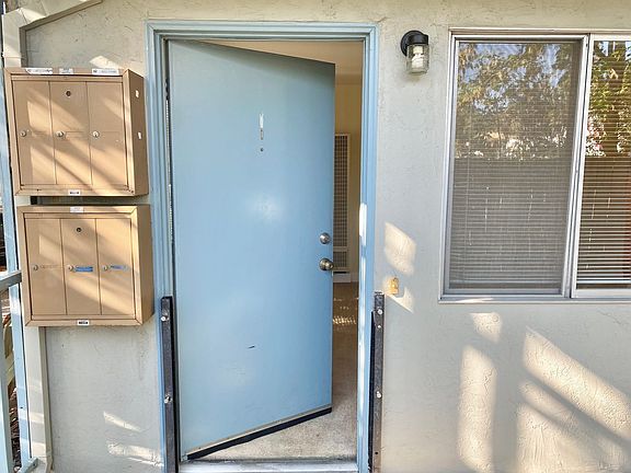 3rd image of 26 Magnolia Ave APT 1